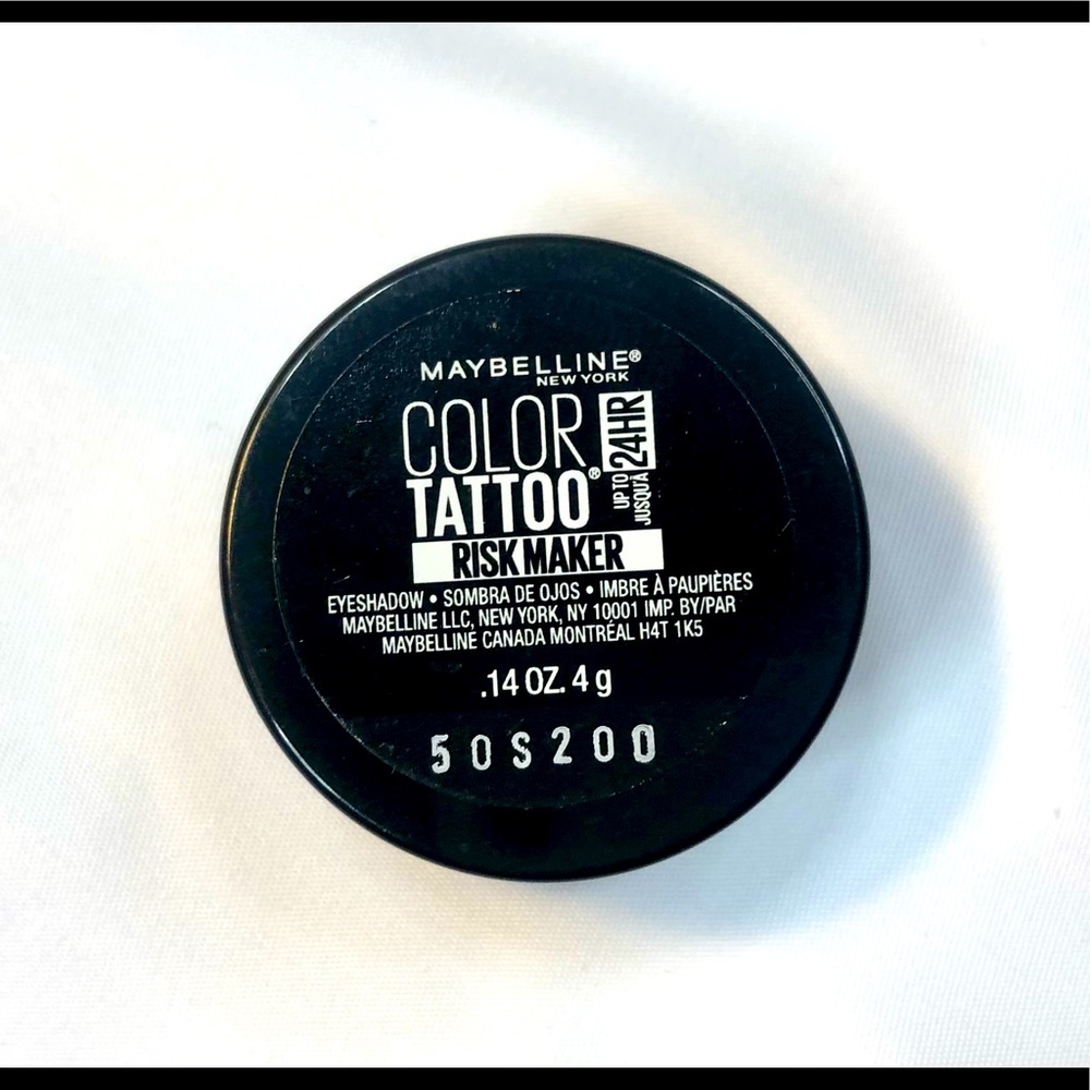 Color Tattoo 24 hr Black Eyeshadow